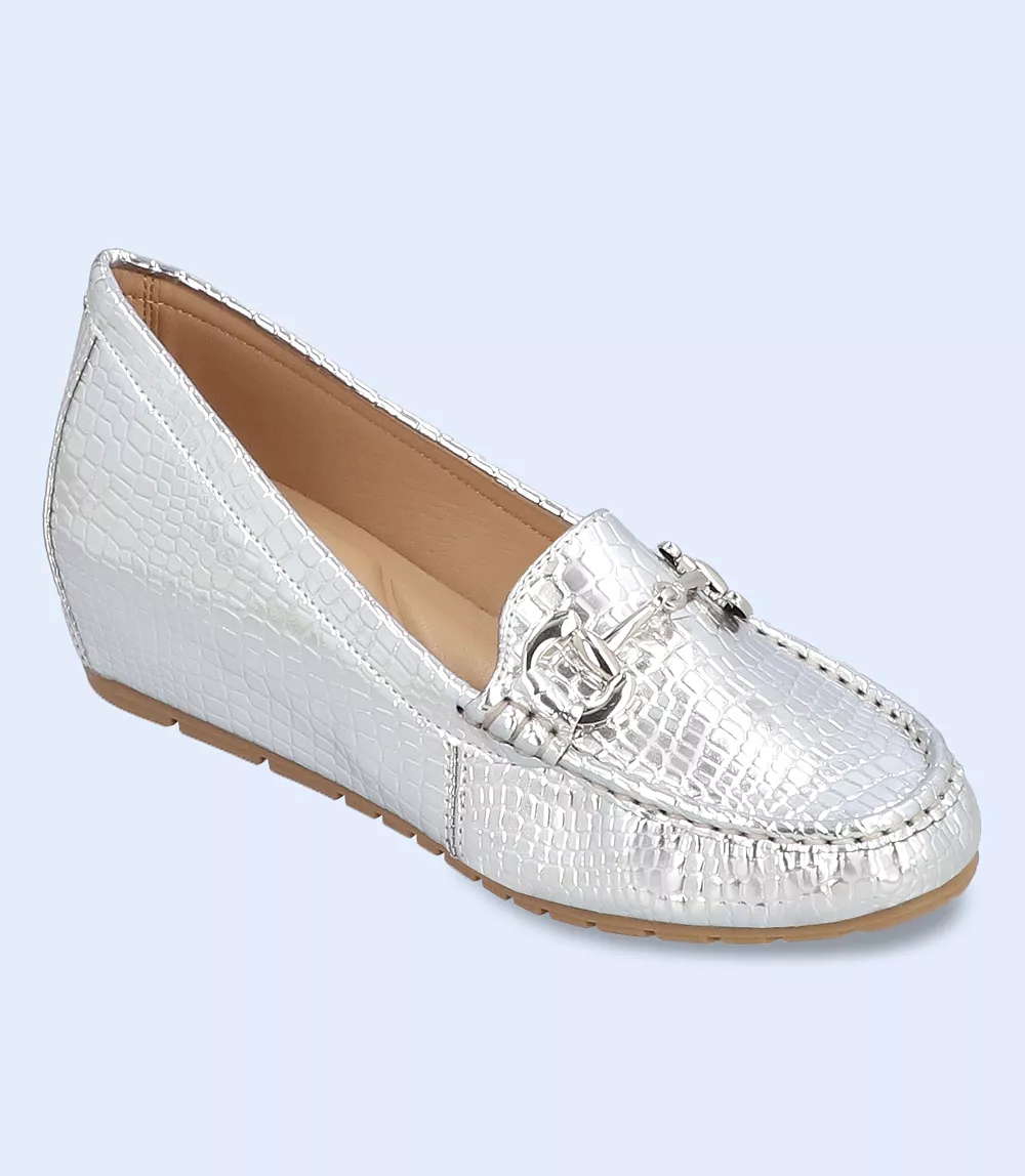 BW8305-SILVER-Women Comfort Moccasins