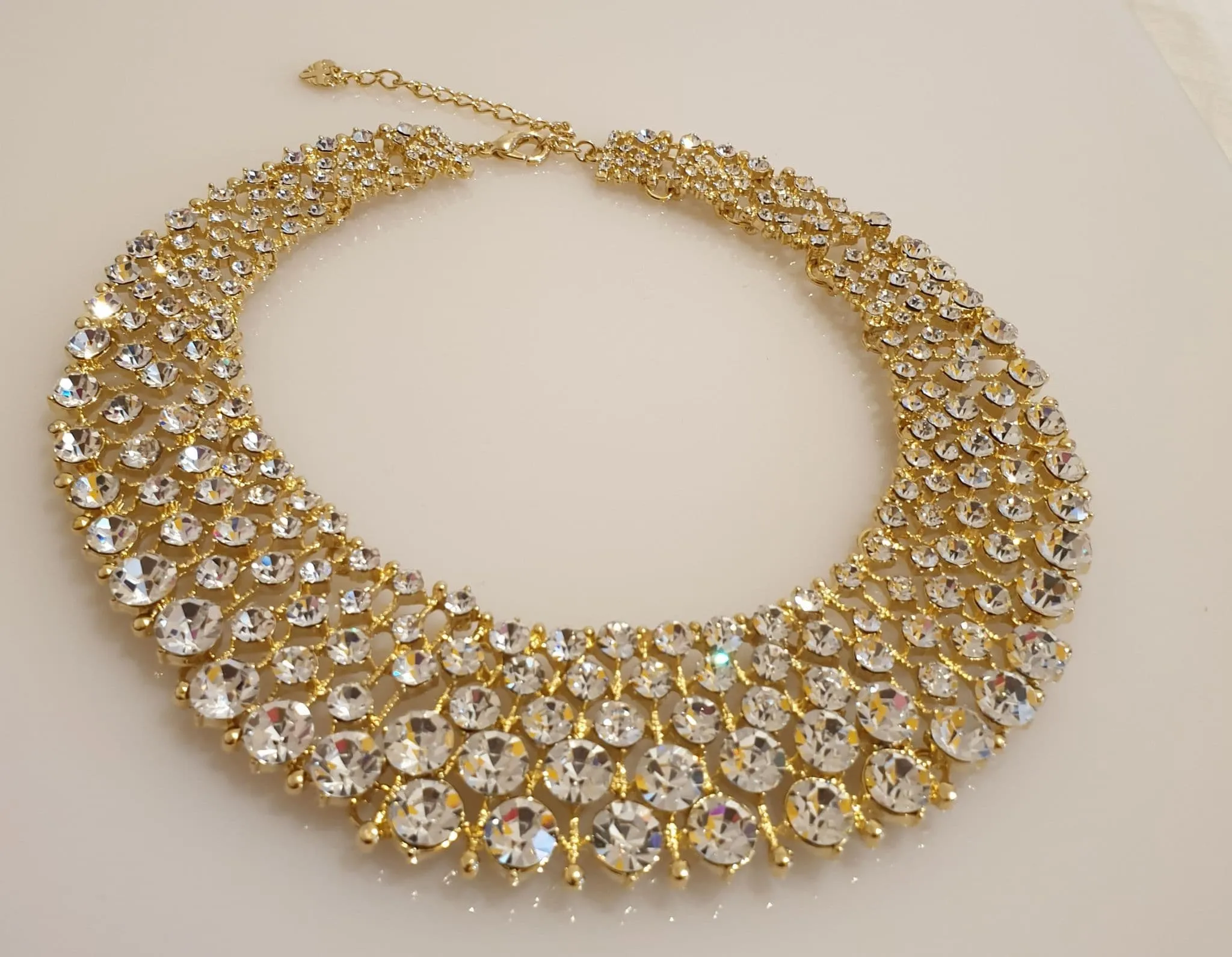 Elegant High Quality Crystal Gold Tone Statement Necklace.