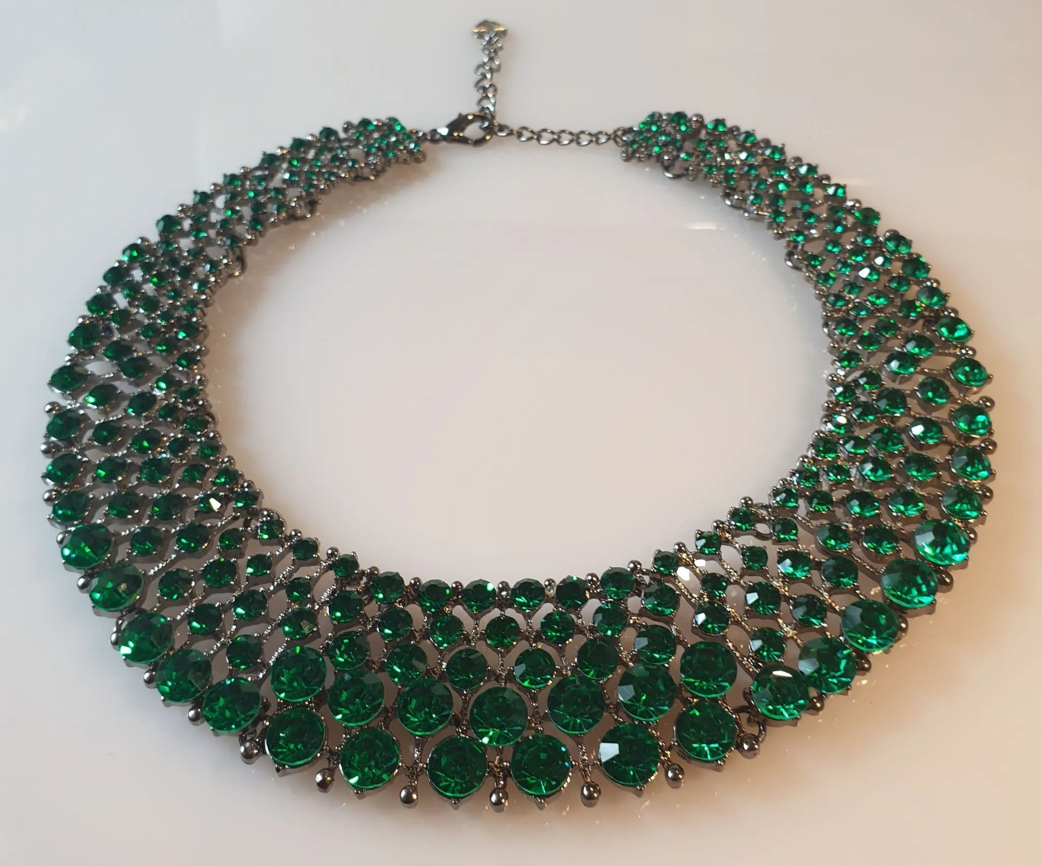 Elegant High Quality Diamonte  Deep Emerald Green  Necklace.