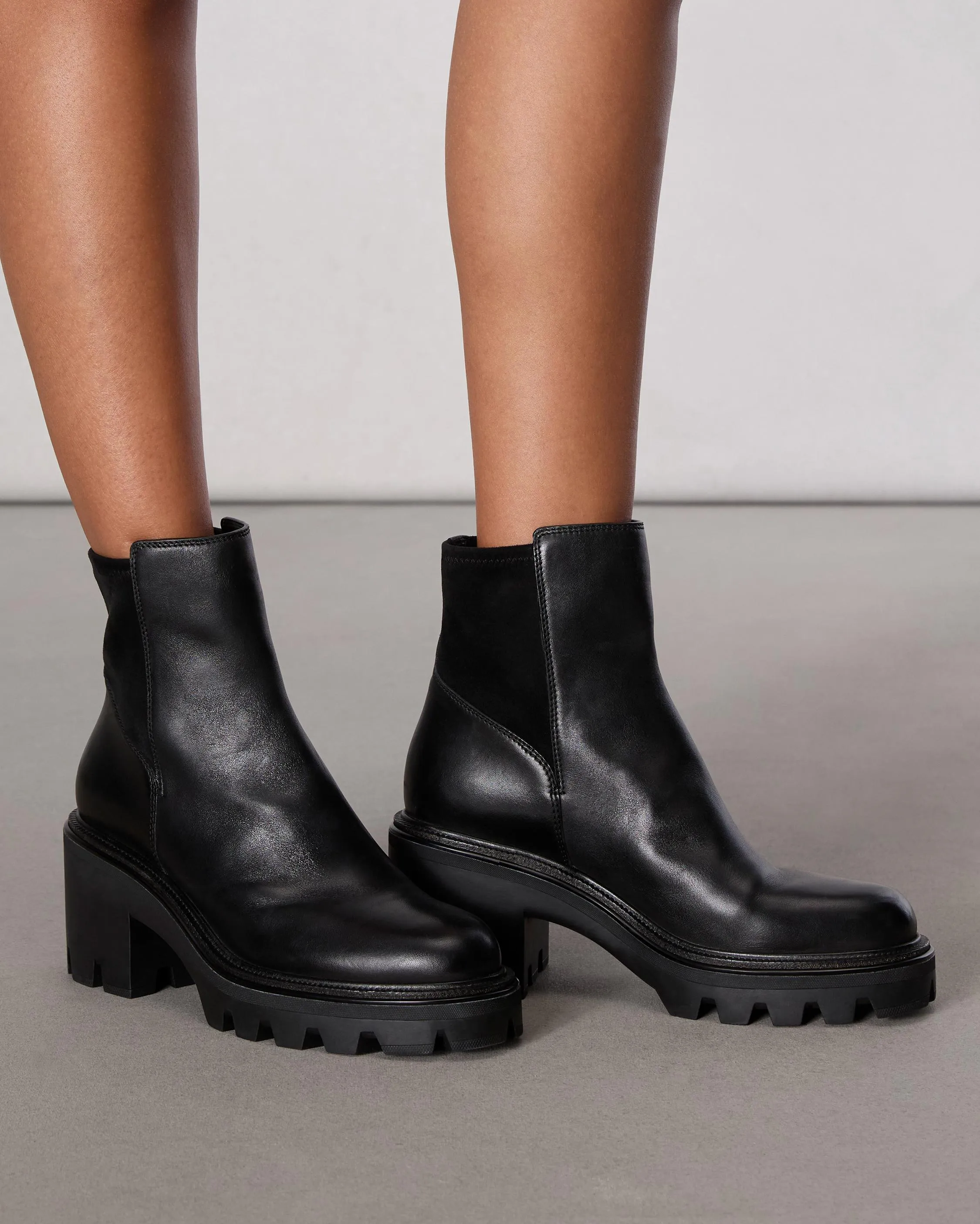 Quinn Chelsea Boot